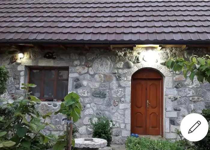 صورة فندق Pukeفي  Joy'S House, Koman Lake