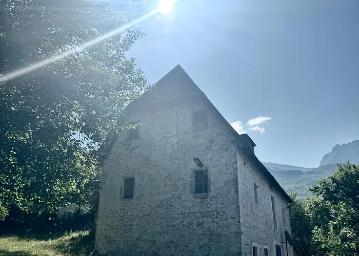 Nika Guesthouse & Camp Lekaj  photo