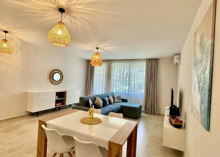 foto di San Pietro Premium Apartment With Private Garden Plazhi San Pietro