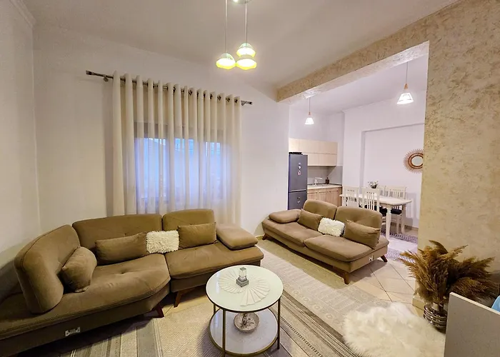 Maliq White House Korce Guesthouse תמונה