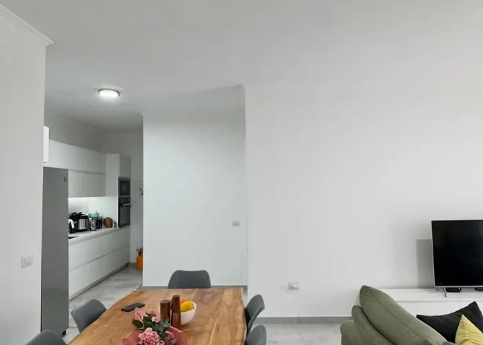 Modern & Bright Apartment With Everything You Need Cerrik photo